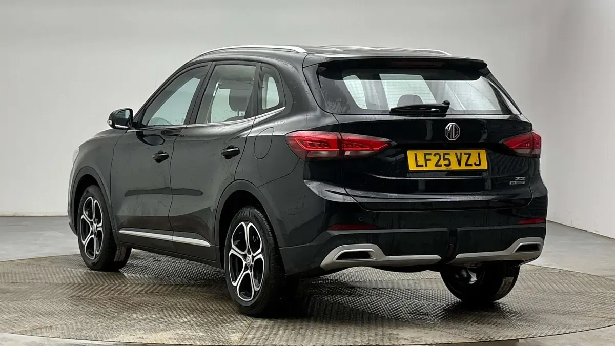 Used MG ZS SE 196 HP (144 kW) 2024 Metallic  black pearl SUV