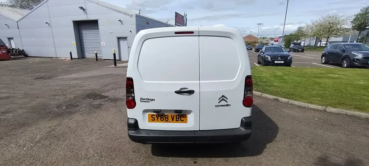 Usado Citroën Berlingo 75 CV (55 kW) 2018 Blanco Monovolumen