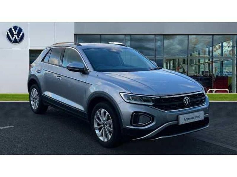 Pyrite silver metallic Used 2025 VW T-Roc Match SUV | £21,222 (Good price) - Image 1/4