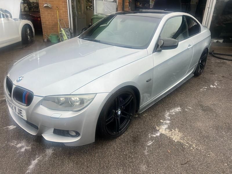 Begagnad BMW 320 Sport Line 2012 Blå Sportkupé