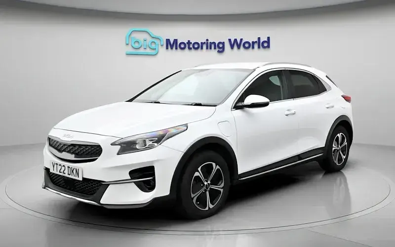 Usado Kia XCeed 141 HP (103 kW) 2022 Branco SUV