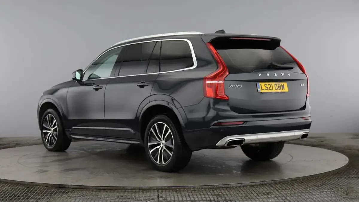 Used Volvo XC90 Momentum 235 HP (172 kW) 2021 SUV
