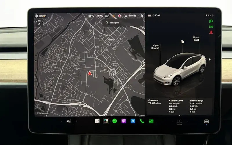 Used Tesla Model Y Long Range AWD 378 kW (514 HP) 2022 White SUV