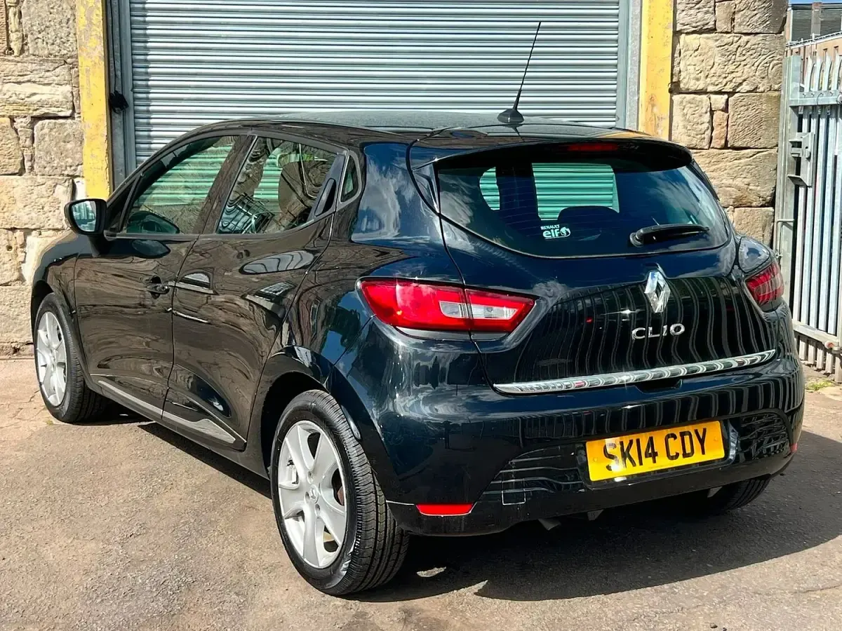 Used Renault Clio Dynamique 75 HP (55 kW) 2014 Black Hatchback
