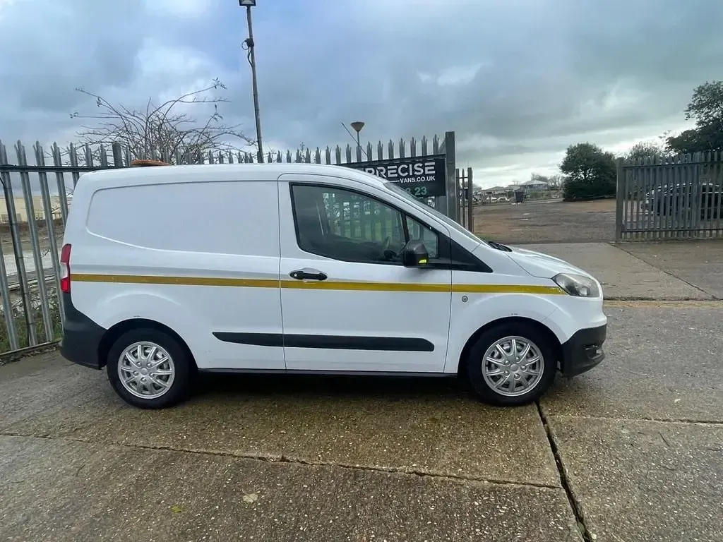 Usado Ford Transit 2017 Blanco Familiar