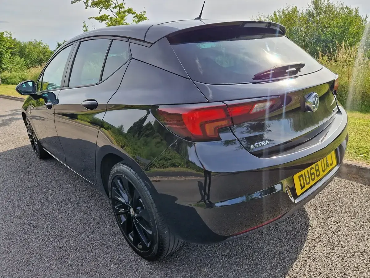 Used Vauxhall Astra Design Edition 2018 Black Hatchback