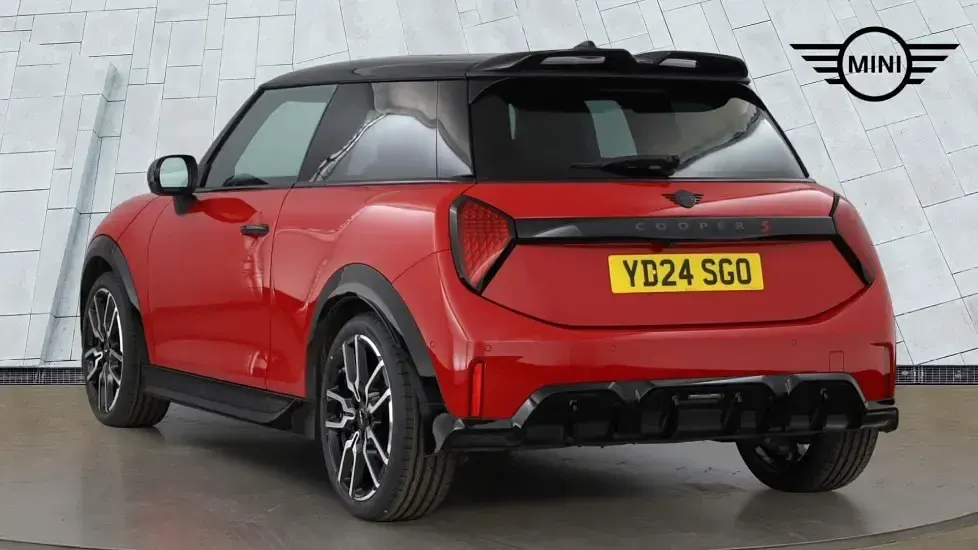 Used Mini Cooper S Hatch 201 HP (147 kW) 2024 Red Hatchback
