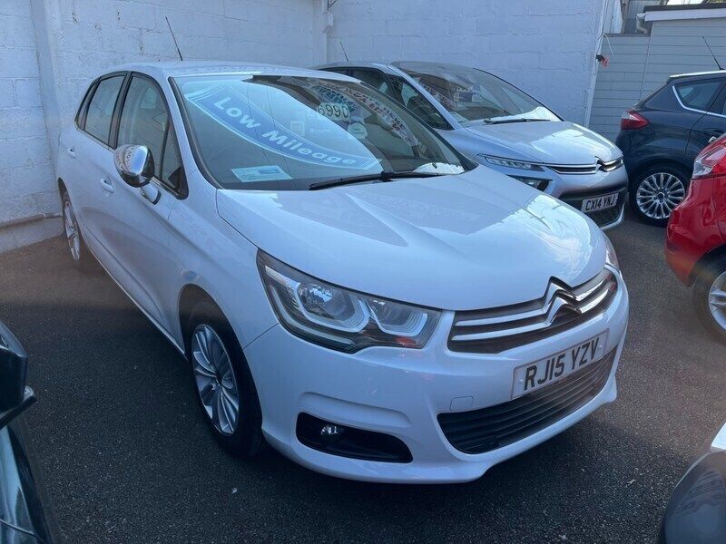 White Used 2015 Citroën C4 Flair Hatchback | £6,490 (A bit pricey) - Image 1/4