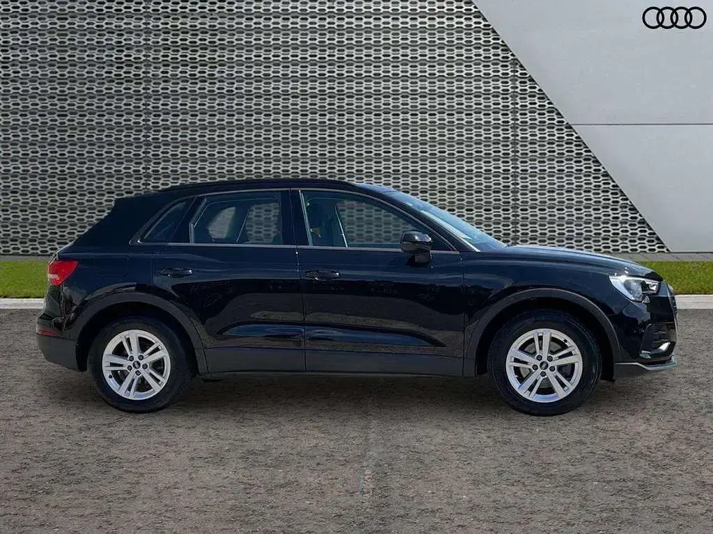 Used Audi Q3 Design 150 HP (110 kW) 2021 Black SUV