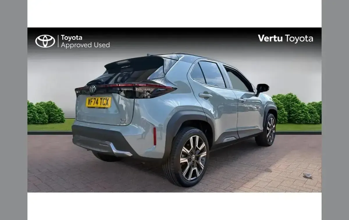 Used Toyota Yaris Cross Edition 131 HP (96 kW) 2024 Green SUV