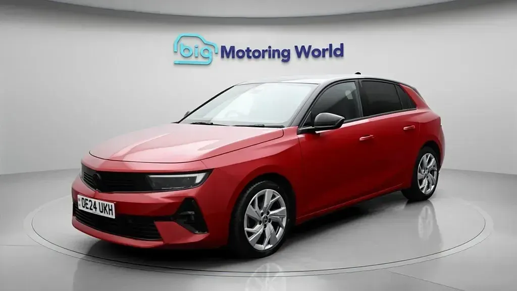 Begagnad Vauxhall Astra S 130 HK (95 kW) 2024 Röd Halvkombi