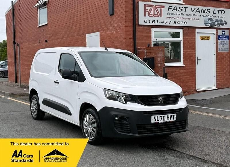 Used Peugeot Partner 100 HP (73 kW) 2020 White MPV