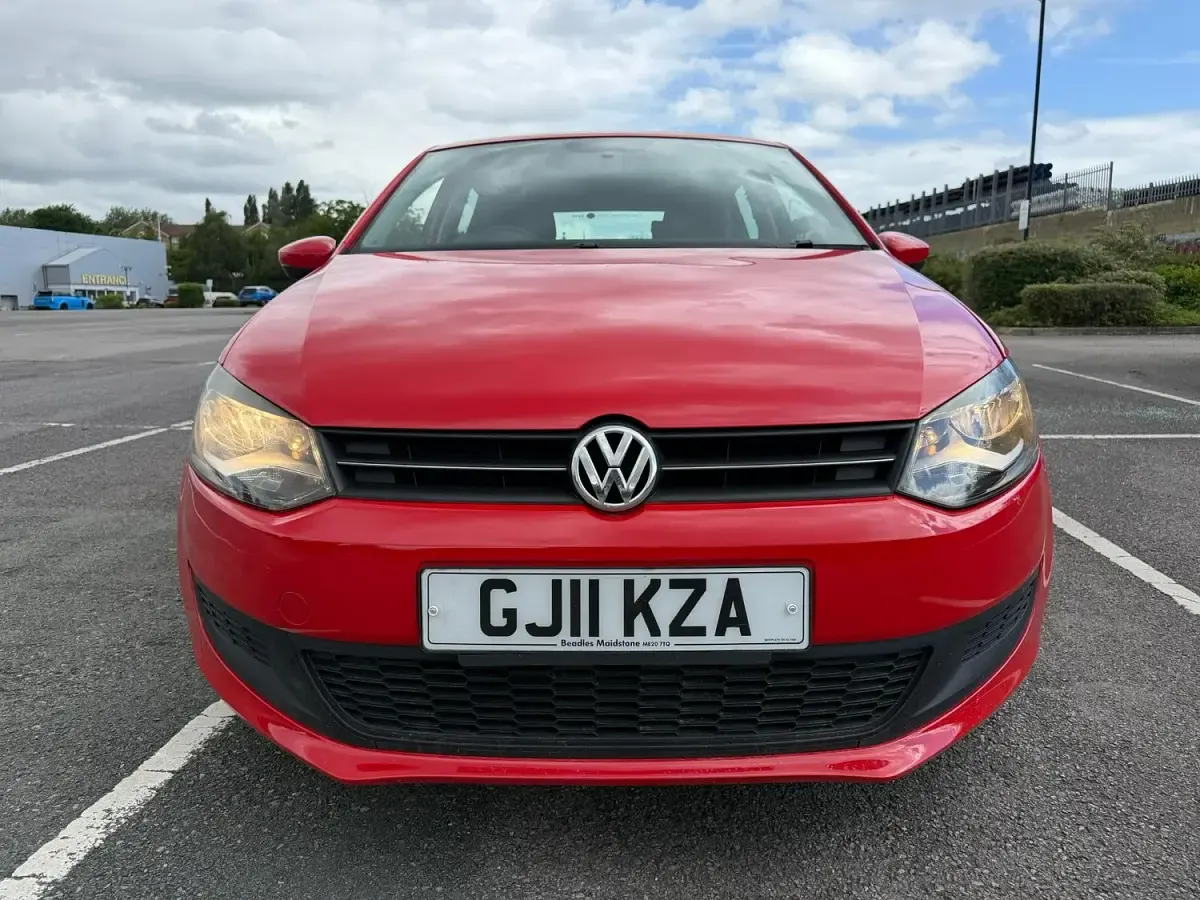 Used VW Polo SE 70 HP (51 kW) 2011 Red Hatchback