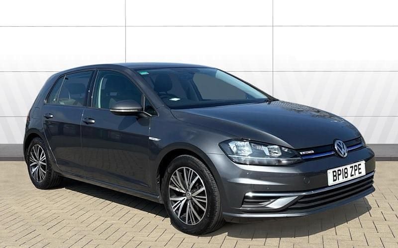 Używany VW Golf VII SE 131 KM (96 kW) 2018 Szary Hatchback