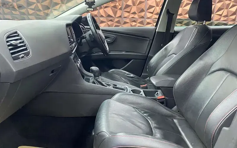 Used Seat Leon FR Sport 150 HP (110 kW) 2019 Black Hatchback