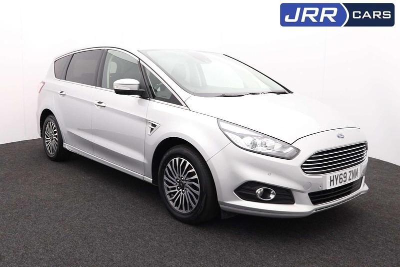 Used Ford S-MAX Titanium 165 HP (121 kW) 2019 Silver MPV
