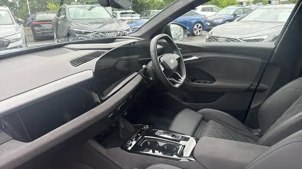 Used Audi Q6 e-tron Performance 225 kW (306 HP) 2025 Blue SUV