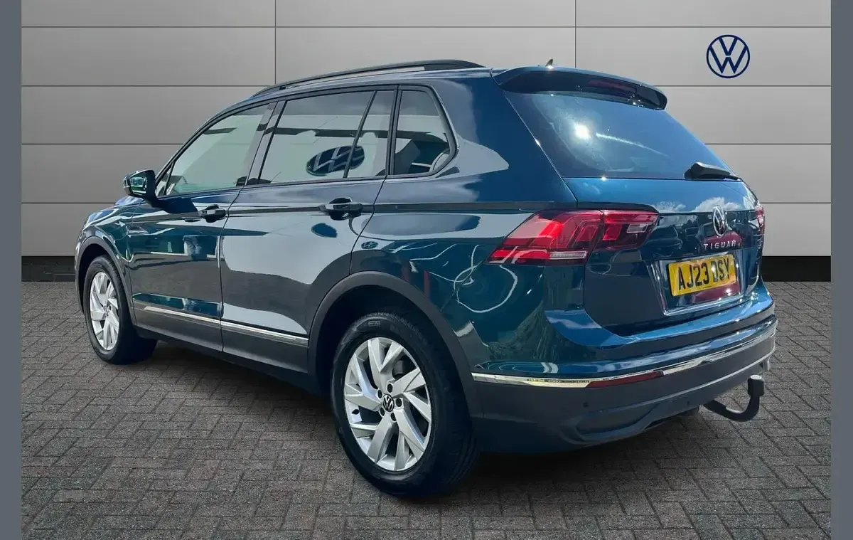 Used VW Tiguan Life 147 HP (108 kW) 2023 Blue SUV