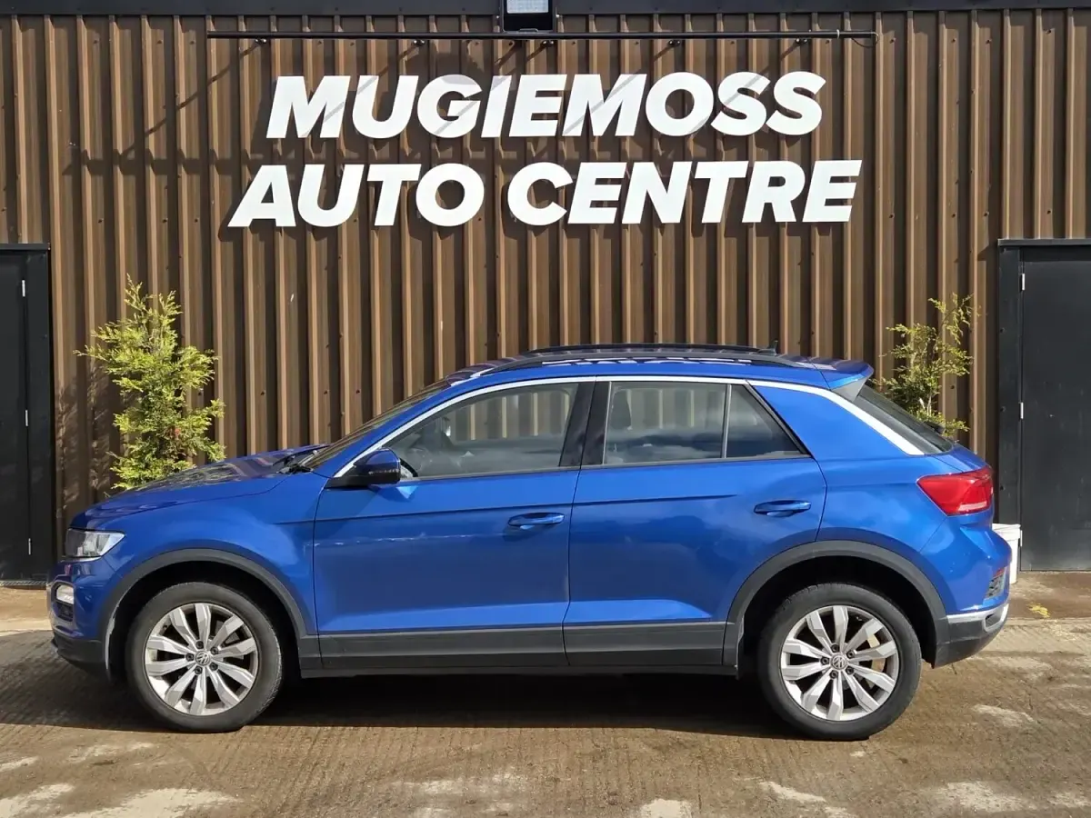 Used VW T-Roc SE 150 HP (110 kW) 2020 Blue SUV
