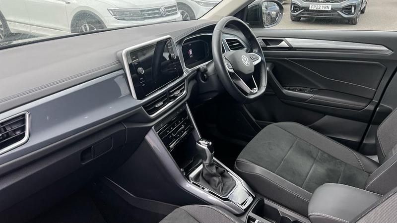 Used VW T-Roc Style 150 HP (110 kW) 2023 Deep black pearl SUV