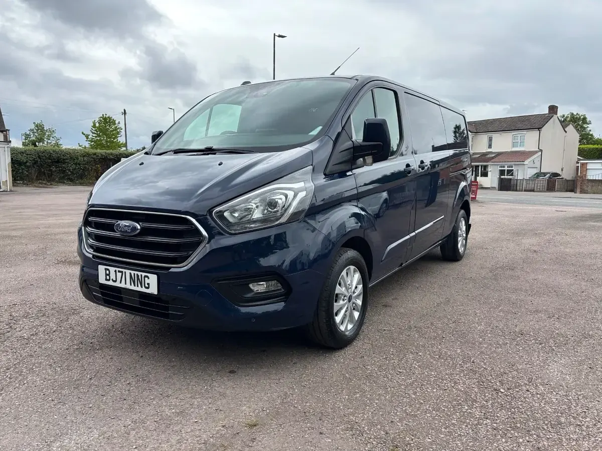 Used Ford Transit Custom Limited 130 HP (95 kW) 2021 Blue Van