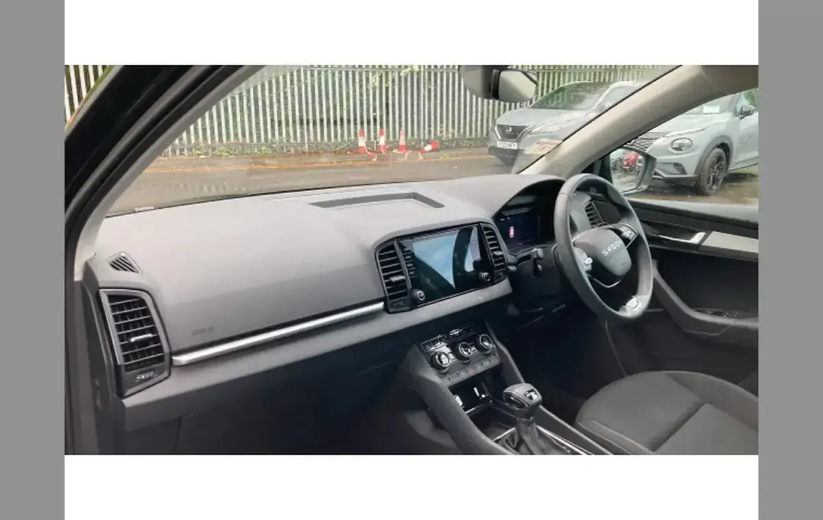 Usado Skoda Karoq SE 150 CV (110 kW) 2025 Negro SUV