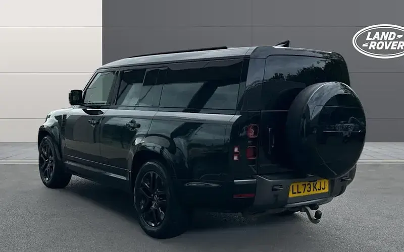 Używany Land Rover Defender 300 KM (220 kW) 2024 SUV