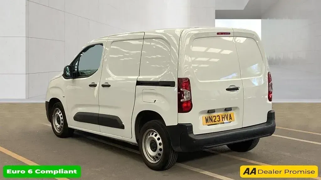 Used Vauxhall Combo 2023 White MPV