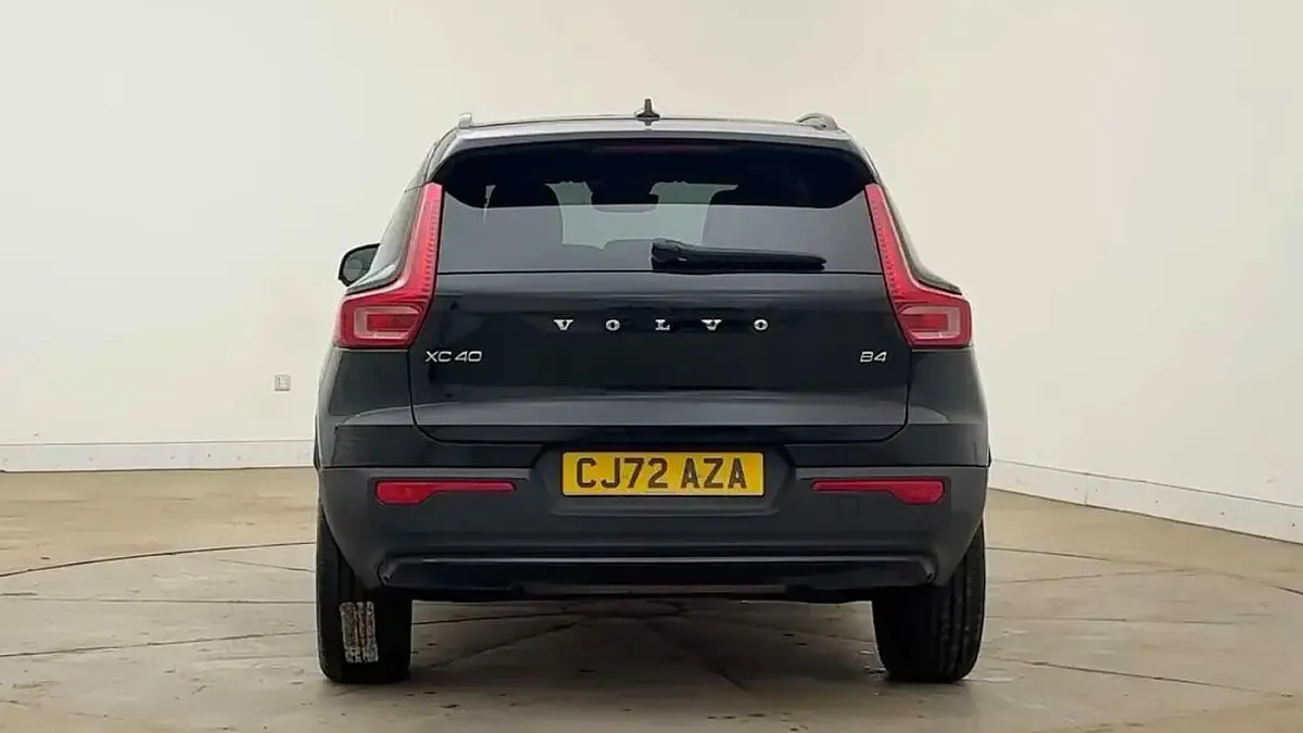 Used Volvo XC40 Ultimate 2023 Black SUV