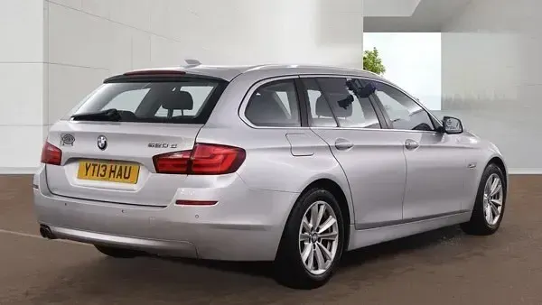 Używany BMW 520 2013 Srebrny Kombi