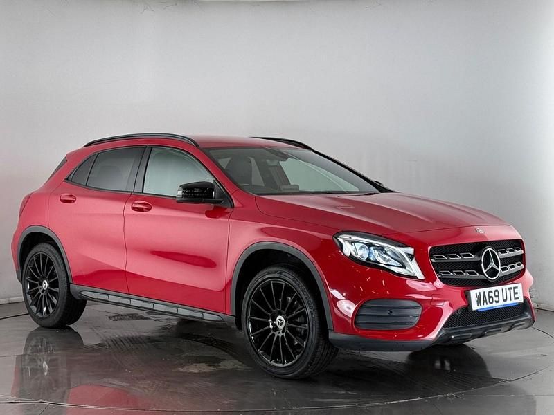 Used Mercedes GLA180 AMG line 122 HP (89 kW) 2019 Red SUV