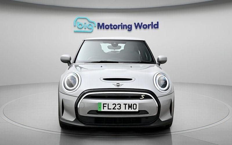 Begagnad Mini Cooper Level 2 135 kW (184 HK) 2023 Halvkombi