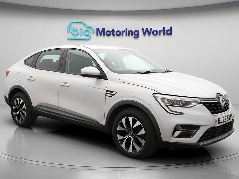 White Used 2022 Renault Arkana Iconic SUV | £13,900 (Fair price) - Image 1/4