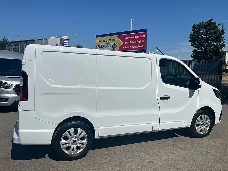 Used Renault Trafic 2025 White MPV