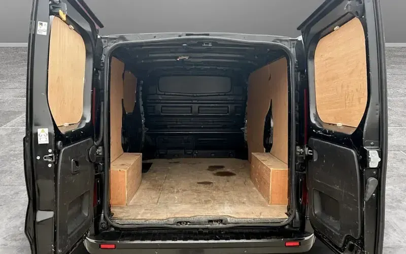 Used Renault Trafic 150 HP (110 kW) 2023 Black MPV