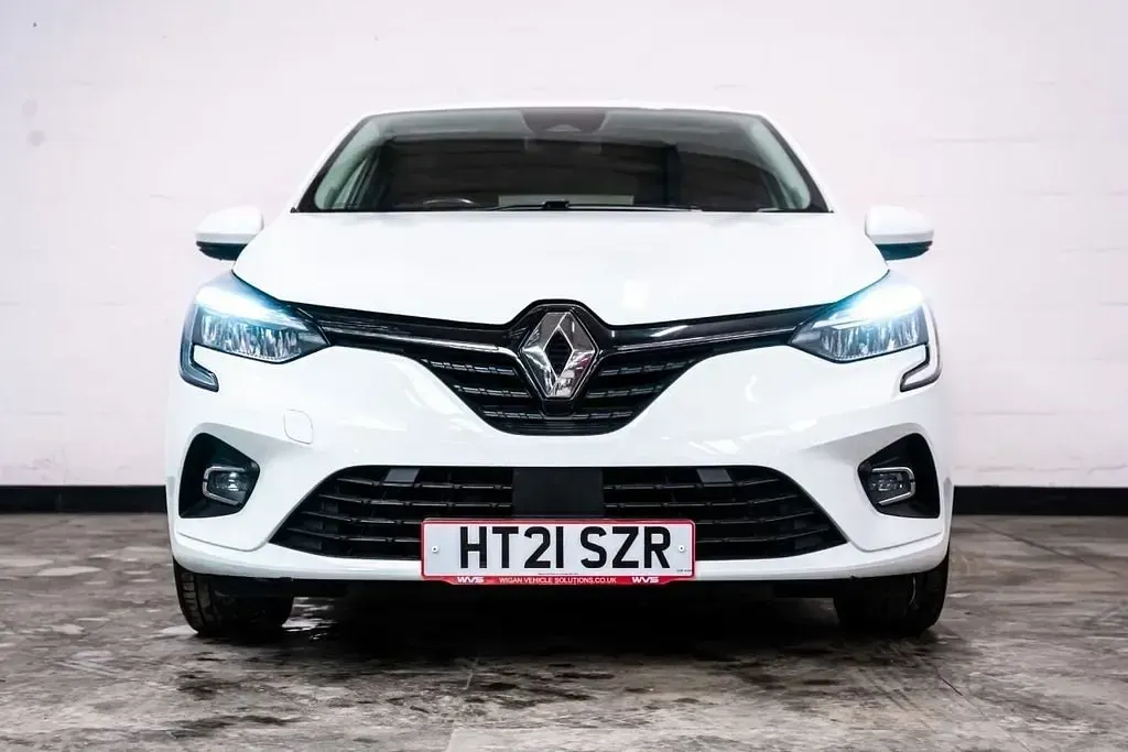 Gebraucht Renault Clio V Iconic 85 PS (62 kW) 2021 Weiß Kleinwagen