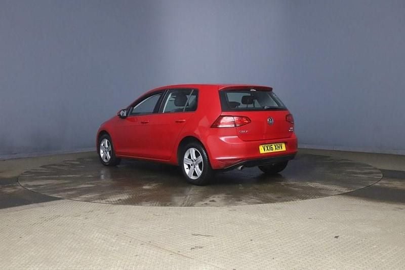 Used VW Golf VII Match 110 HP (80 kW) 2016 Red Hatchback