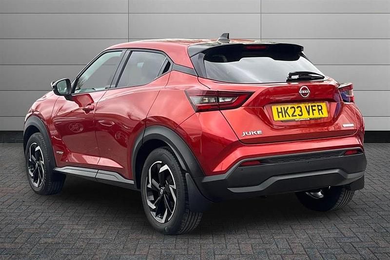 Used Nissan Juke N-Connecta 143 HP (105 kW) 2023 Red SUV