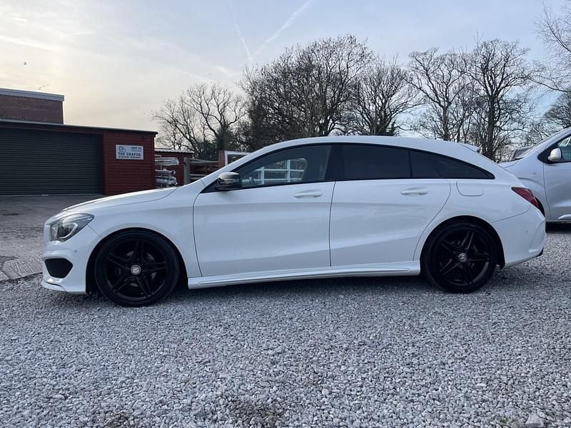Used Mercedes CLA180 AMG 122 HP (89 kW) 2015 White Sedan