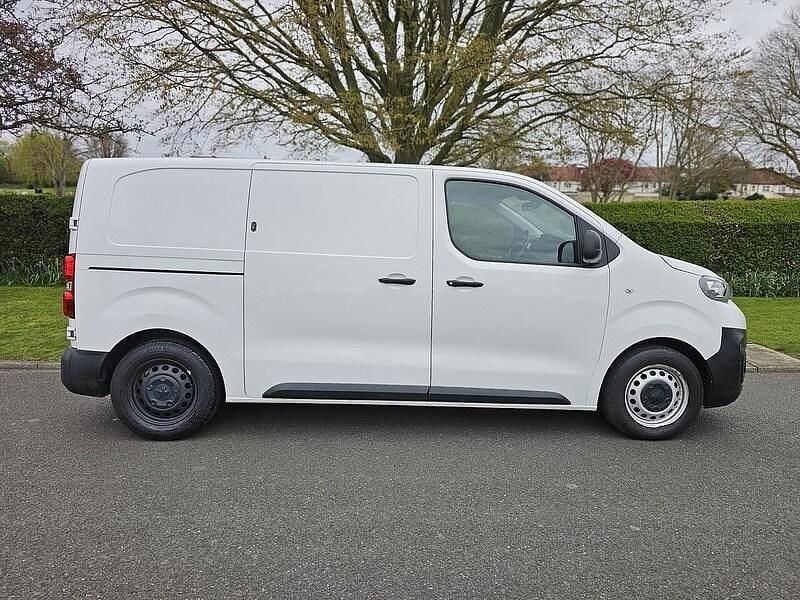 Used Peugeot Expert 2021 White Van