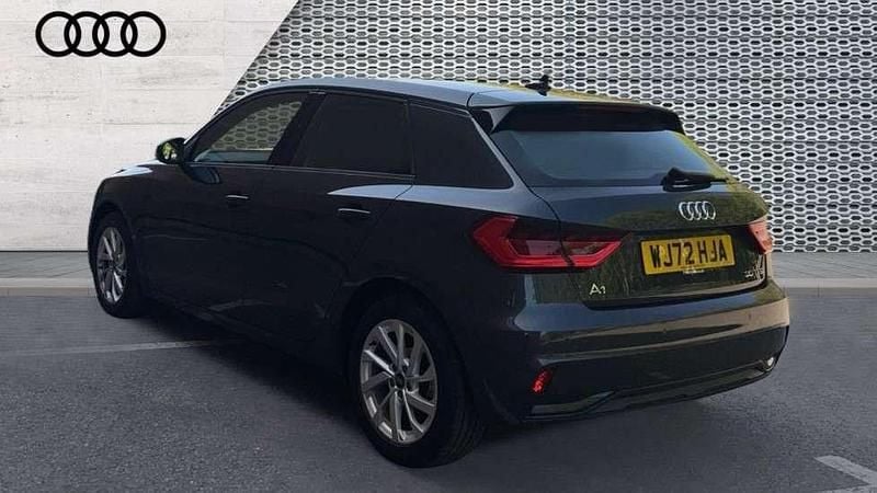 Usado Audi A1 Sport 110 HP (80 kW) 2022 Cinzento SUV