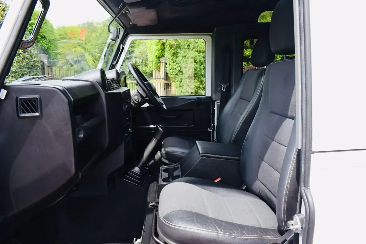 Used Land Rover Defender 2015 White Estate