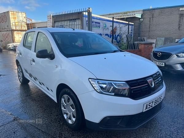White Used 2017 Dacia Sandero Acces Hatchback | £3,250 (Fair price) - Image 1/4