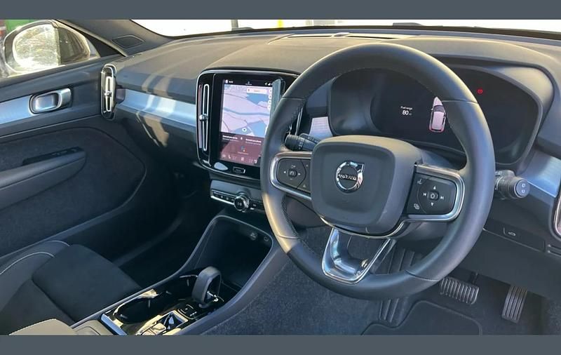 Used Volvo XC40 Plus 161 HP (118 kW) 2025 Black SUV