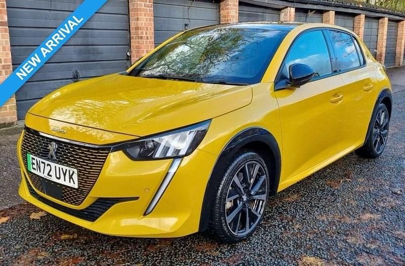 Yellow Used 2023 Peugeot e-208 GT Hatchback | £13,891 (Fair price) - Image 1/2