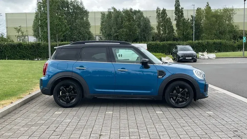 Used Mini Cooper Countryman Classic 134 HP (98 kW) 2022 Blue SUV