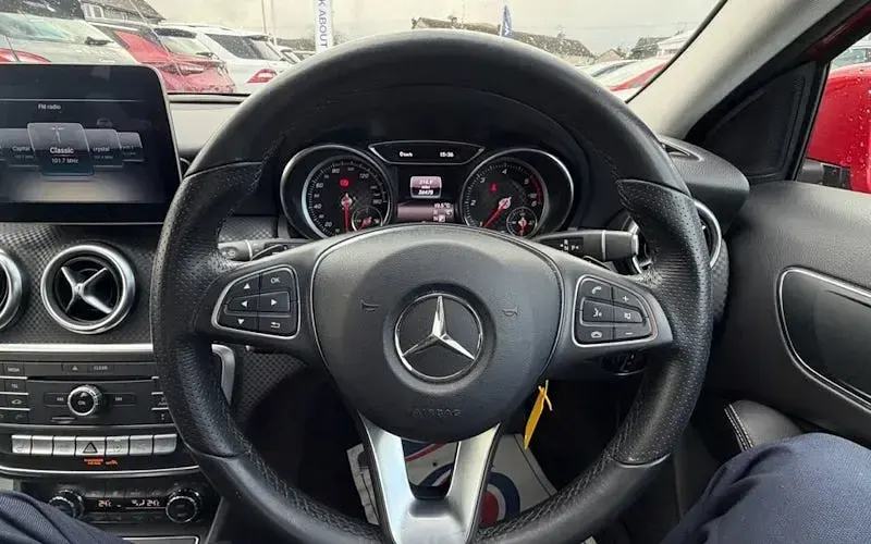 Used Mercedes A180 Executive 109 HP (80 kW) 2017 Red Hatchback