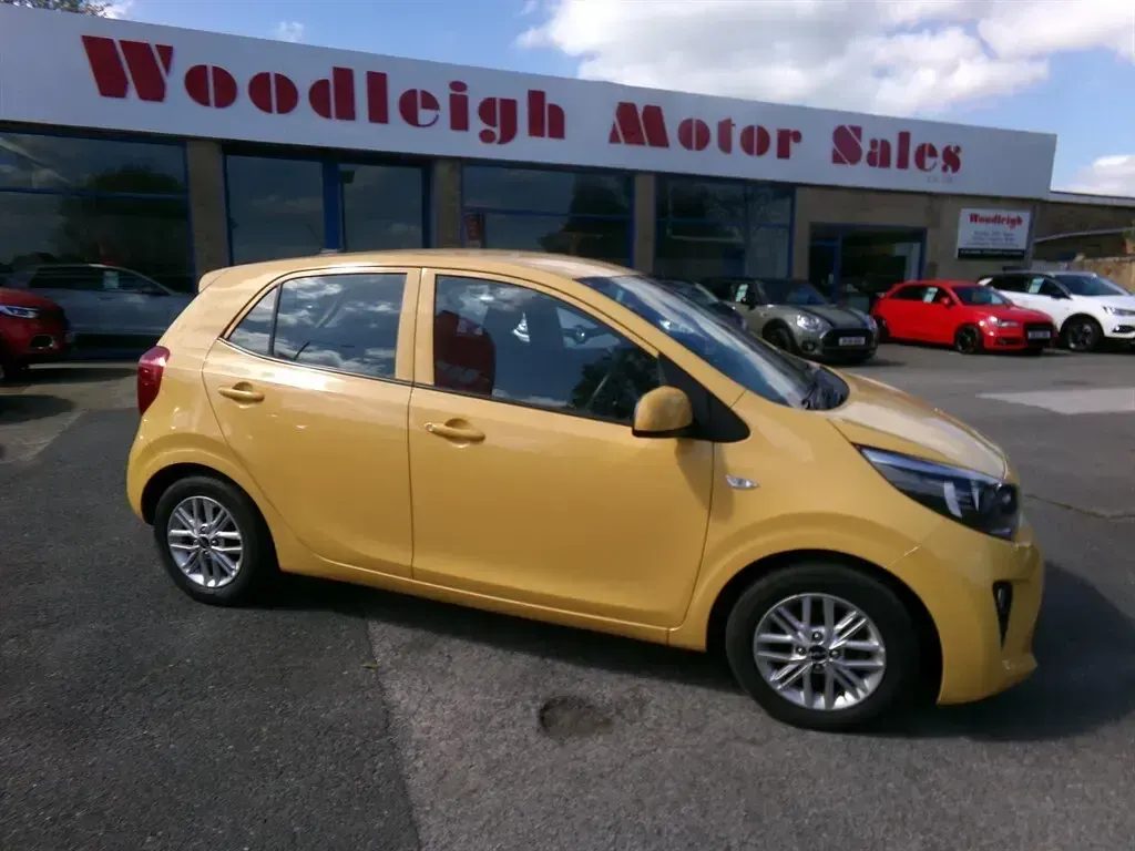 Used Kia Picanto 66 HP (48 kW) 2021 Yellow Hatchback