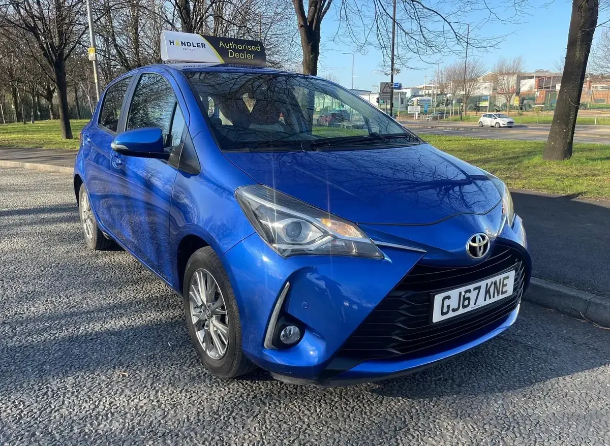Used Toyota Yaris 2017 Blue Hatchback