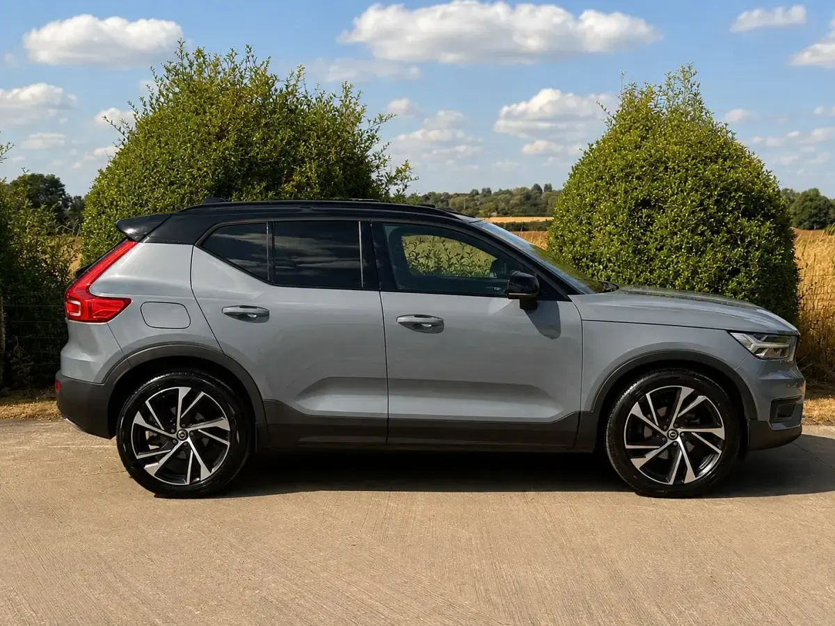 Used Volvo XC40 R-Design 150 HP (110 kW) 2019 Grey SUV